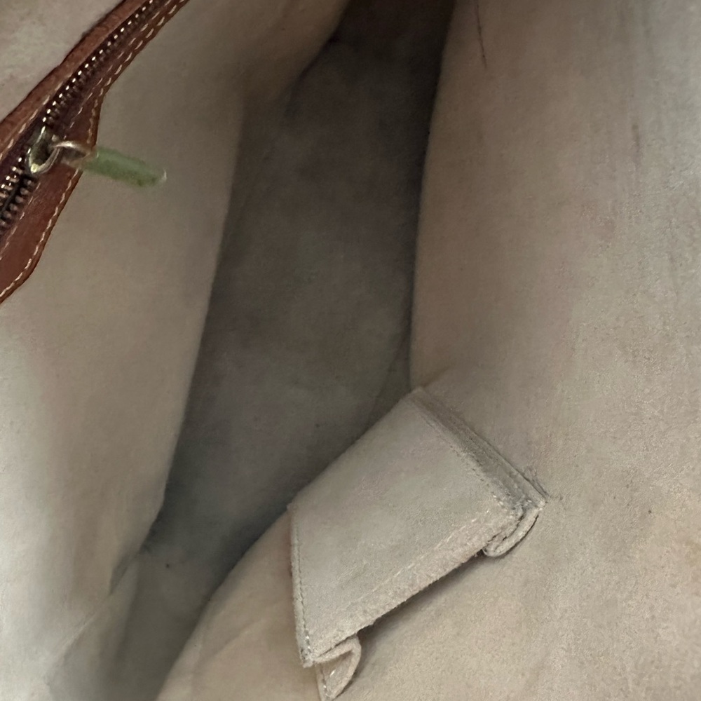 Louis Vuitton Looping MM Monogram Shoulder Bag - Picture 6 of 7